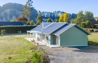 742b River Road, Otane