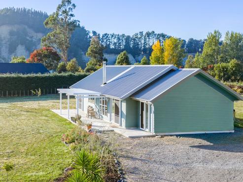 742B River Road, Otane