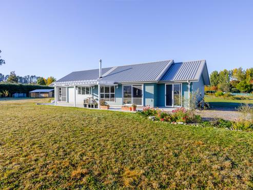 742B River Road, Otane