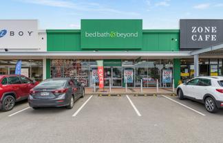 High‑Profile Large‑Format Retail in HomeZone Centre