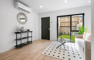 6/16 Reynella Drive, Massey