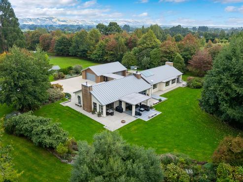 32 Tirohanga Road, North Taieri