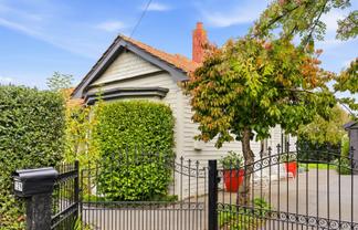 139 Eglinton Road, Mornington