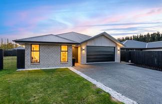 11 Cleaver Street, Woodend