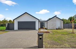 25 Sir Bob Charles Drive, Masterton