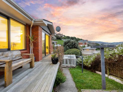 42 Cliffs Road, Saint Clair