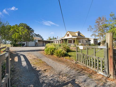 2828 State Highway 1, Sanson