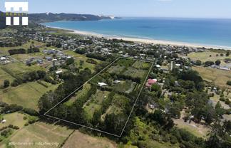 142 Takahe Road/ 2 Kaka Street, Ahipara