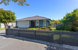 63 Waipunahau Road, Waikanae