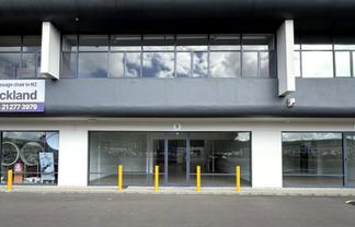 High Profile Penrose Showroom | 230 m2