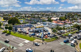 High-Profile Corner Site with Yard – Takanini