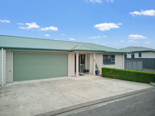 1027 Reka Street, Akina