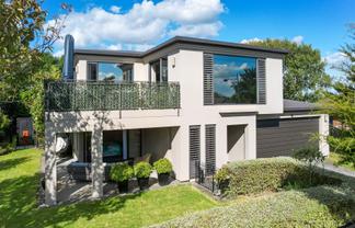 9 Bishopsworth Way, Huntington