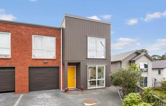 11 Orowaru Avenue, Massey