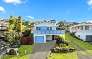 12 Celeste Place, Totara Vale