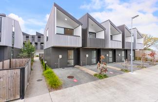 23-25 Alice Street, Riverhead