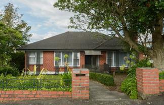 99 Pembroke Street, Hamilton Lake