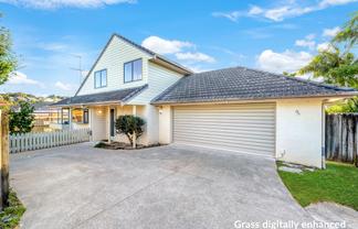 2/9 Bernie Edwards Place, Botany Downs