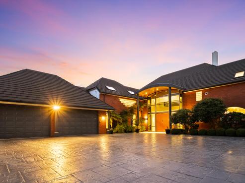 14 Regents Park Drive, Casebrook