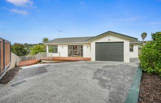 11 Breenagh Place, Massey