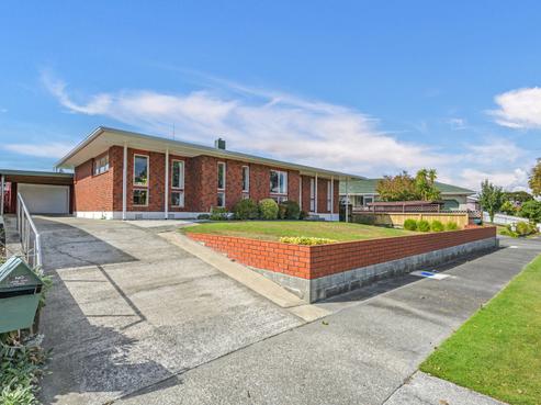 61 Terry Crescent, Milson
