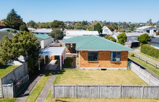 20 Linton Crescent, Matua