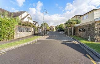 54 Grammar School Road, Pakuranga