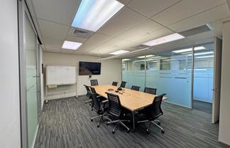 COST-EFFECTIVE TOP FLOOR TAKAPUNA OFFICE
