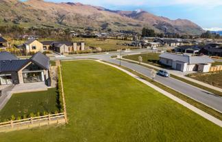 9 Deans Drive, Wanaka