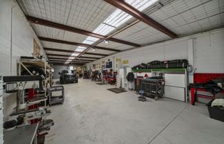 ROAD FRONT DUAL ENTRY WAREHOUSE
