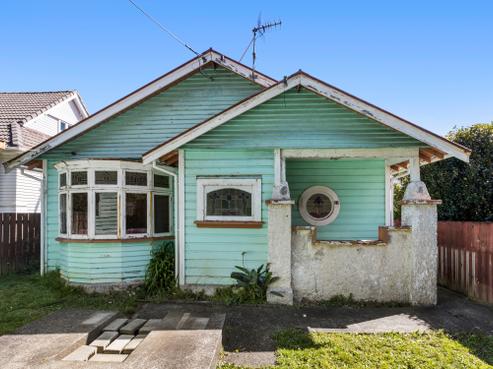 32 The Parade, Island Bay