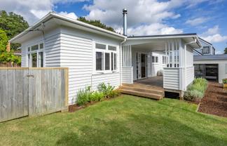 1/33 West Coast Road, Glen Eden