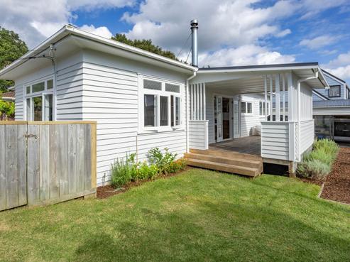 1/33 West Coast Road, Glen Eden