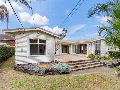 11 Exmouth Road, Northcote