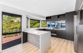 8 Glengavel Grove, Papakowhai