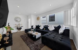 25B Flat Bush Road, Otara