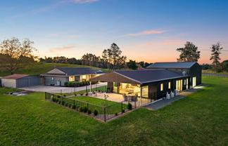 391 Whitford Park Road, Whitford