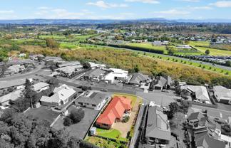 18 Diamond Head, Hairini