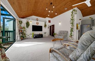 1/11 De Val Drive, Titirangi