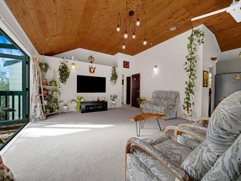 1/11 De Val Drive, Titirangi