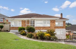 13 Currie Avenue, Hillsborough