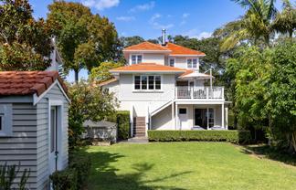 18 Bay Road, Saint Heliers