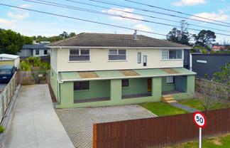 102 Tirimoana Rd, Te Atatu South