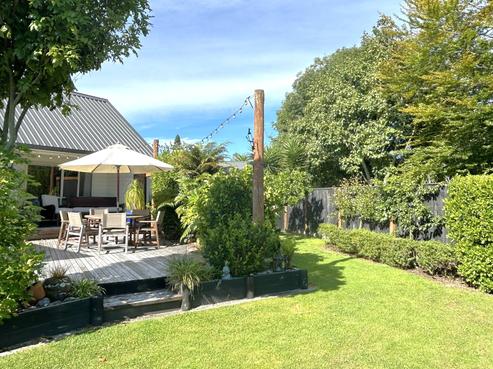 17A Feary Crescent, Takaka