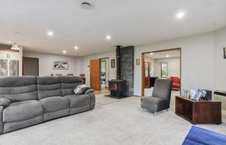 4 The Stables, Woodend