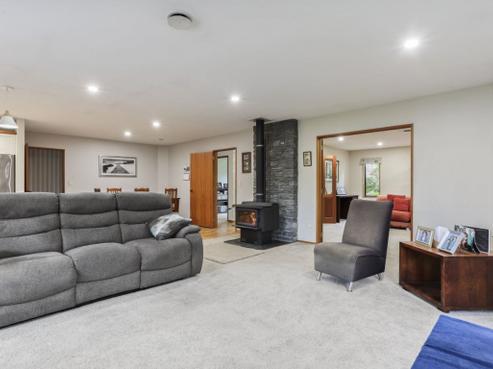 4 The Stables, Woodend