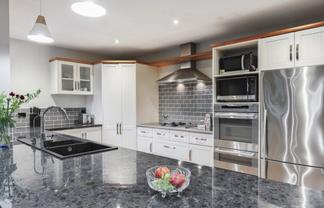 4 The Stables, Woodend