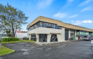 REFURBISHED ROAD FRONT ON GREENMOUNT
