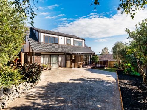 14B Chip Grove, Sunnyhills