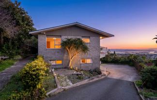 108 Arapiki Road, Stoke